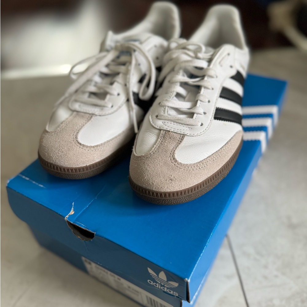 Adidas Samba OG White Sneakers in size W7/8M